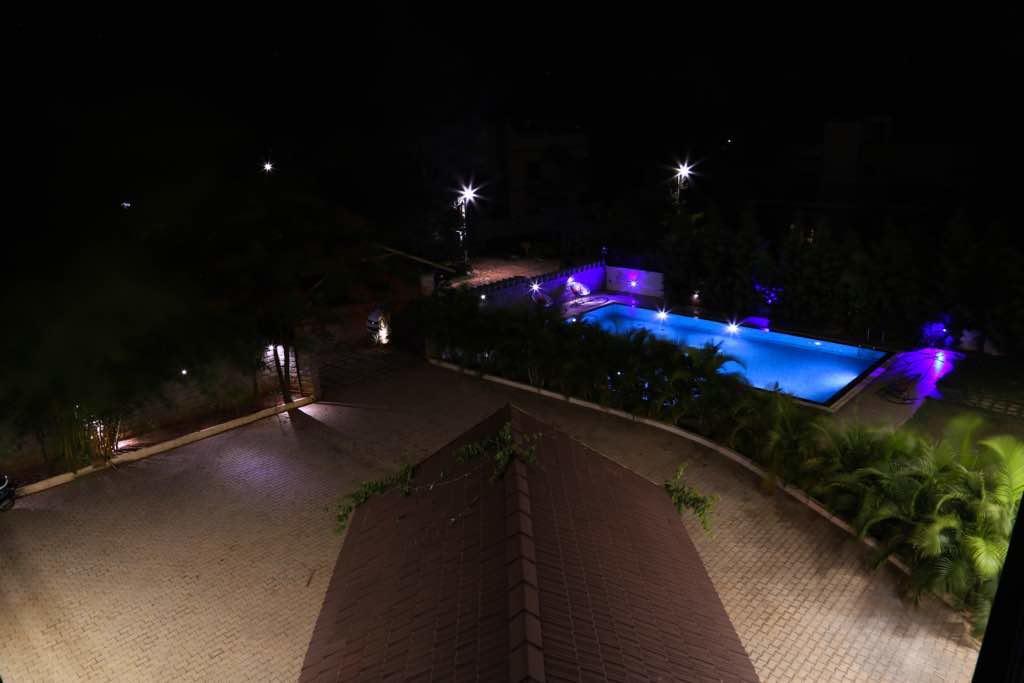 Golds Club & Resort Bayappanhalli Bagian luar foto