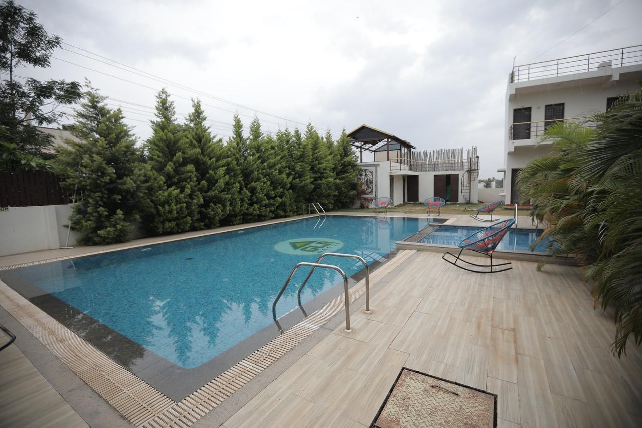 Golds Club & Resort Bayappanhalli Bagian luar foto